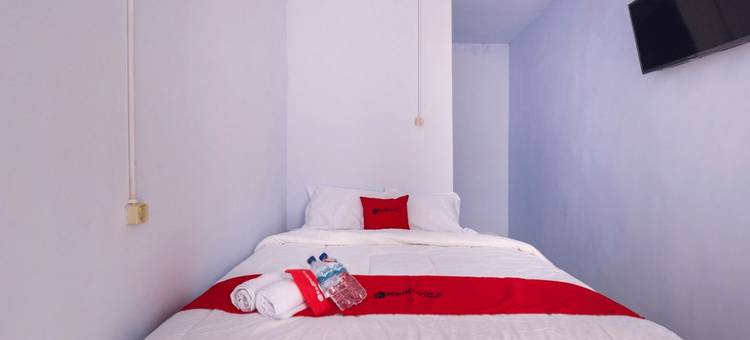 红门修拉伊亚酒店@ 朋多窝索市中心(RedDoorz Syariah @ Bondowoso City Center)图片