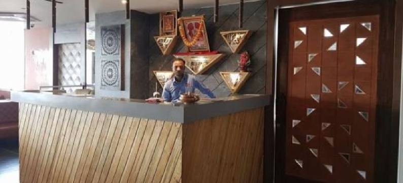 玛鲁迪南丹大酒店(The Maruti Nandan Grand)图片