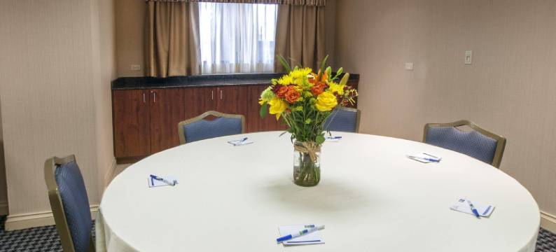 智选假日套房酒店水牛机场(Holiday Inn Express & Suites BUFFALO-AIRPORT by IHG)图片