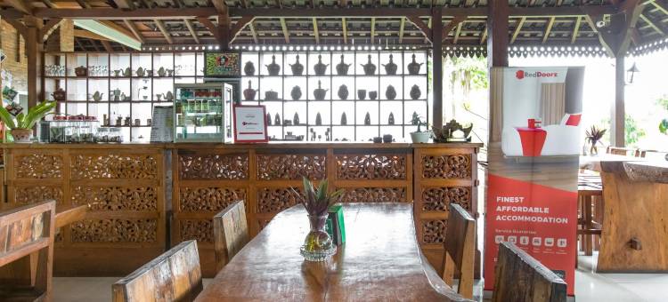 红多兹Plus酒店@普沃达迪(RedDoorz Plus @ Purwodadi)图片