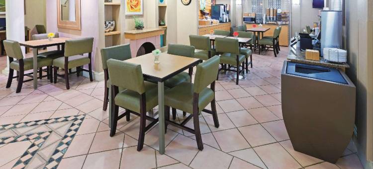 拉伯克-市中心市民中心美吟酒店(Baymont by Wyndham Lubbock - Downtown Civic Center)图片