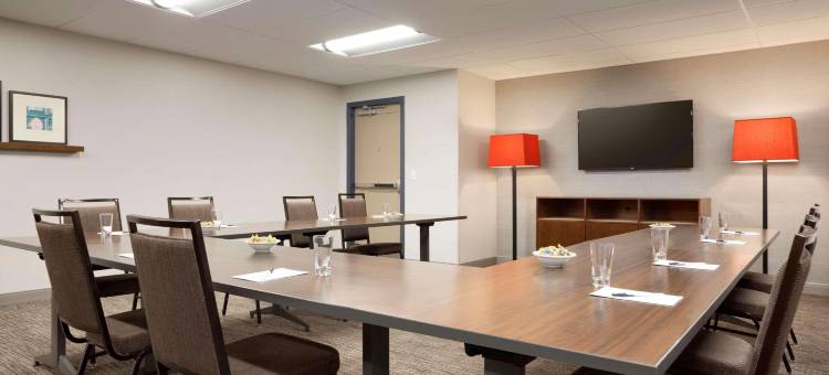 阿什维尔河艺术区乡村旅馆及套房 - 丽笙酒店集团(Country Inn & Suites by Radisson Asheville River Arts District)图片