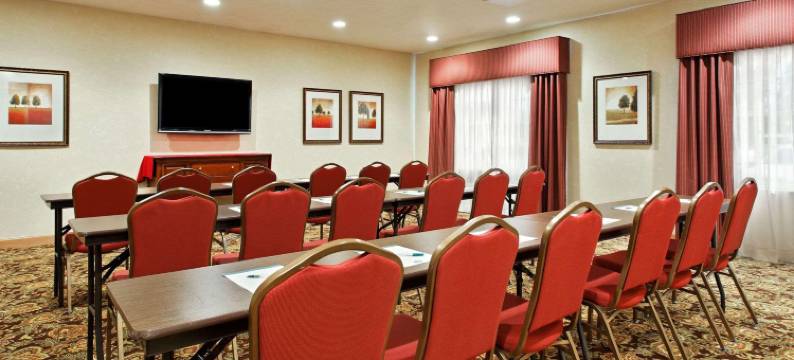 罗克福尔斯丽怡酒店(Country Inn & Suites by Radisson, Rock Falls, IL)图片