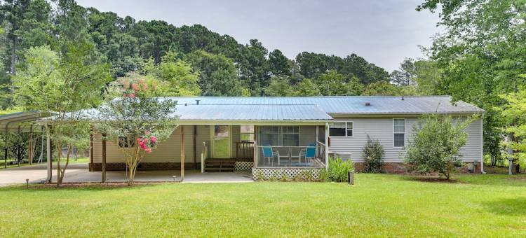 靠湖的萨默顿度假屋，带船坞+游泳池！(Lakefront Summerton Getaway w/ Boat Dock + Pool!)图片