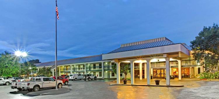 默夫里斯伯勒温德姆呗盟套房酒店(Baymont by Wyndham Murfreesboro)图片