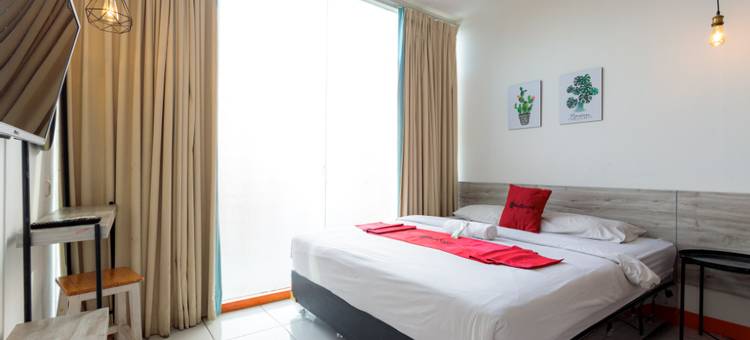 红多兹酒店近芒加杜阿购物中心(RedDoorz Near Mangga Dua Mall)图片