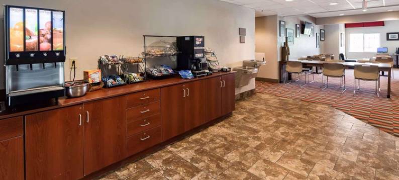 索内斯塔莫根城必备酒店(Sonesta Essential Morgantown)图片