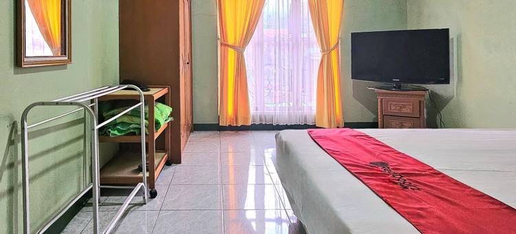 Capital O 93949 由普帕酒店管理的波普奇酒店(RedDoorz at Linggarjati Kuningan)图片