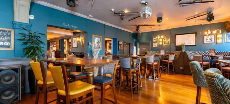 OYO德瑞德莱恩霍特尔(OYO The Red Lion Hotel)图片