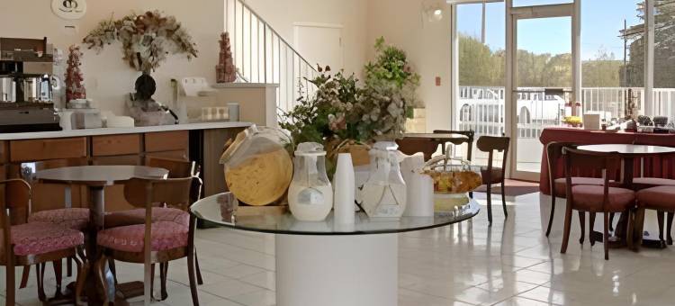 Boarders Inn and Suites by Cobblestone Lamar Missouri图片