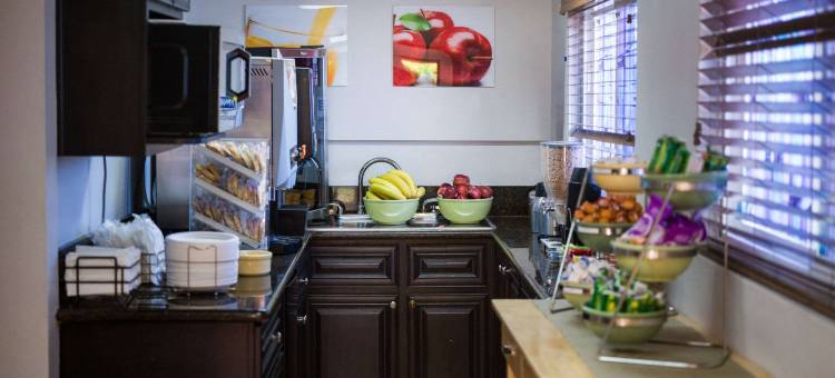 品质酒店-柏本克机场(Quality Inn Burbank Airport)图片