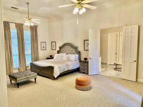 Country Mansion Estate w 5 King Bedrooms 60 Acres & Lakes w Resort-Style Pool