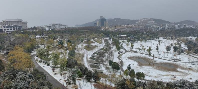 东岸房东公寓(映雪路分店)图片
