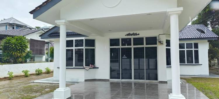 位于日德拉的3卧室独栋房屋-641平方米|带2个独立浴室(HOMESTAY CHE PUAN Darulaman Height)图片