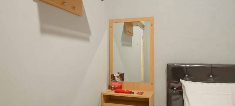 红多兹酒店@棉兰2号赫尔维蒂亚(RedDoorz @ Helvetia Medan 2)图片