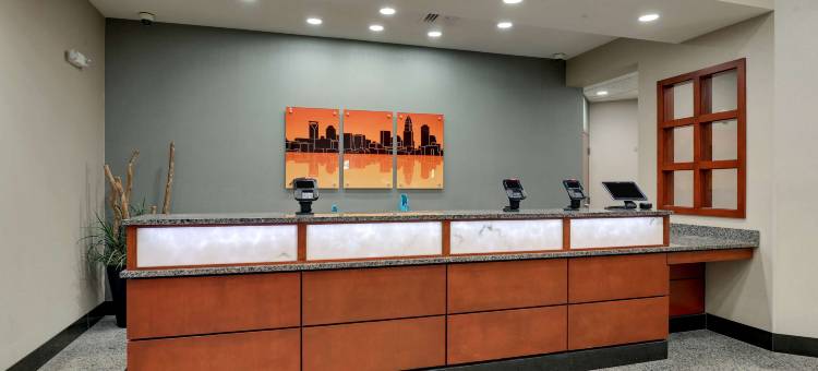 夏洛特阿罗伍德德鲁里套房酒店(Drury Inn & Suites Charlotte Arrowood)图片