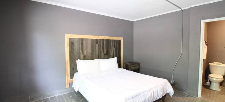 Convenient Location and Modern Comfort - Charming Getaway图片