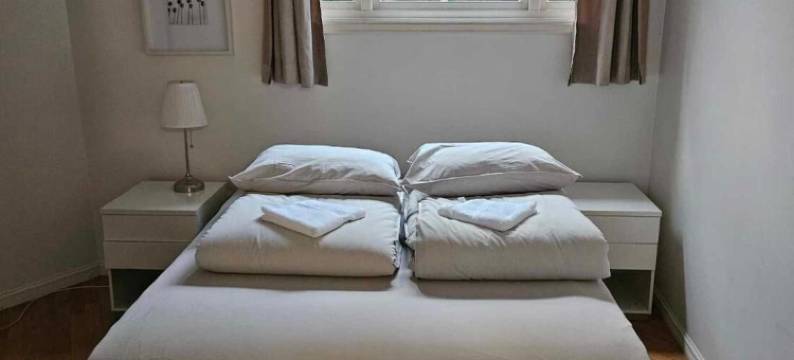 位于布罗松德中心！设备齐全的三卧室公寓(In the Heart of Brosundet! Fully equipped 3 Bed Room Ap)图片