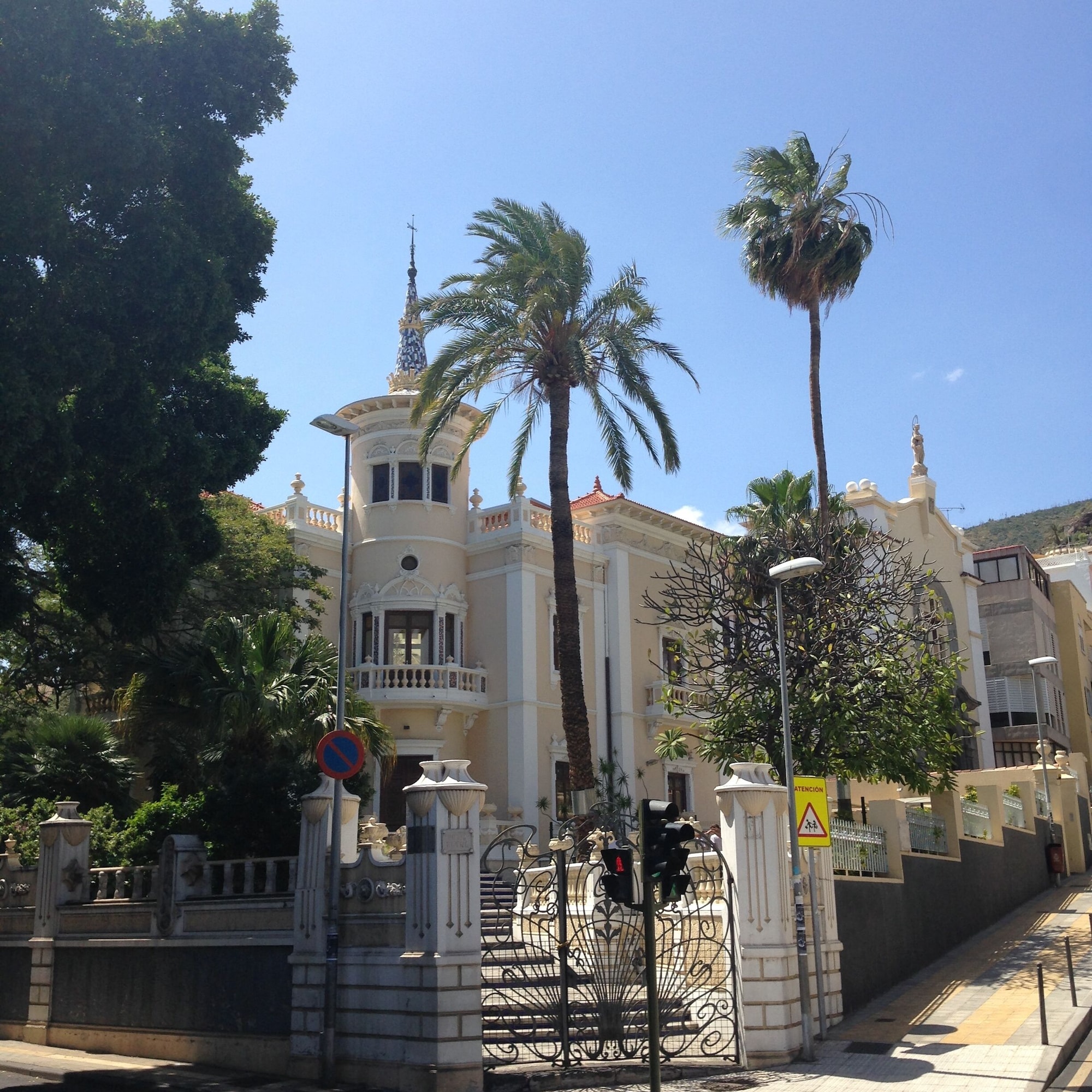 Hotel Colon RamblaOver view