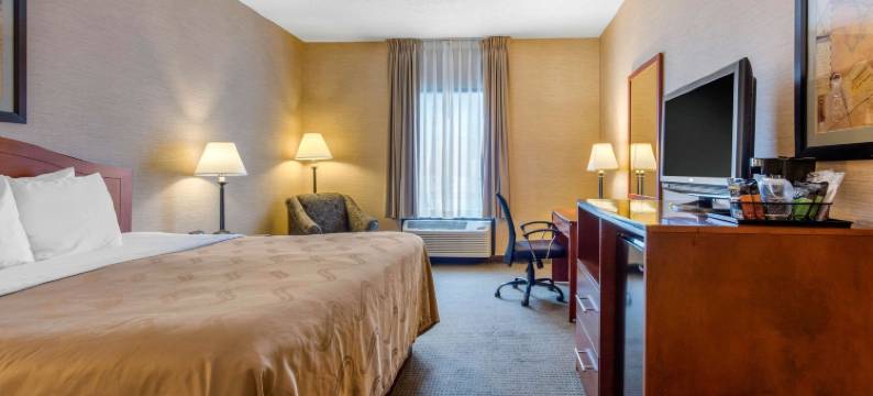 本顿德拉芬维尔凯艺套房酒店(Quality Inn & Suites Benton - Draffenville)图片