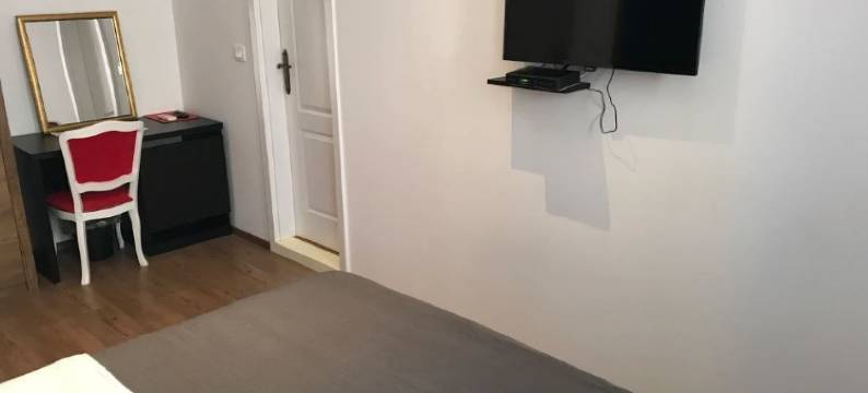 普拉安提克市中心客房酒店 - 限成人(Pula Antic Rooms in Center)图片