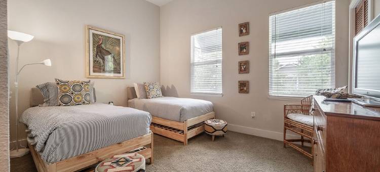 3/3 Mins from UT. Fully Equipped Monthly Stay  Fast WiFi + Workspace + Parking图片