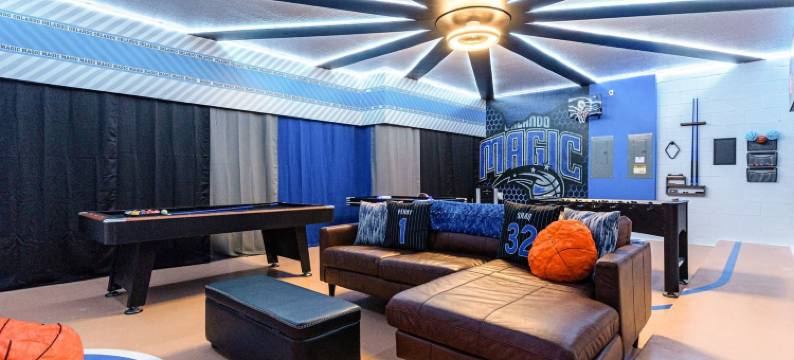 Upstay - 魔法大宅，带泳池、水疗、影院和游戏(Upstay - Magic Mansion w Pool-spa-cinema-games)图片