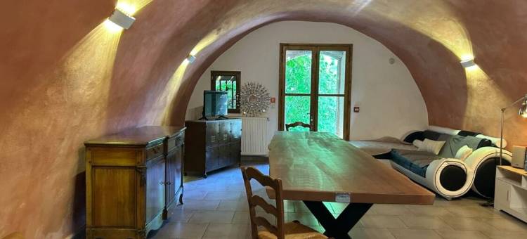 白岩露营地(Camping White Rock)图片