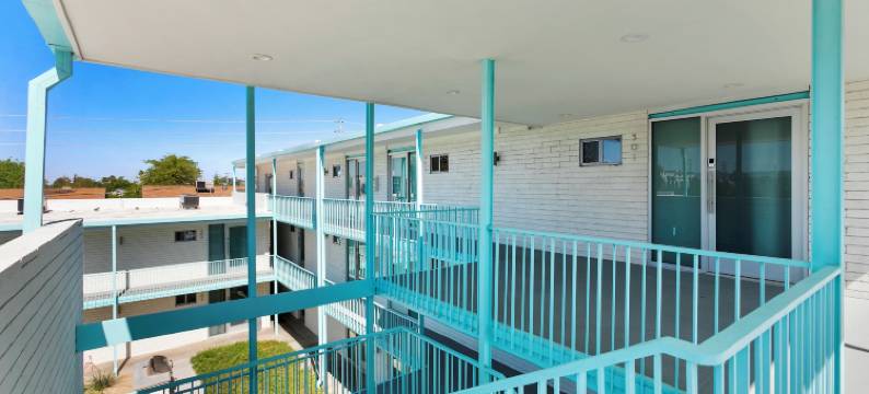 DTPHX时髦泳池边小屋(Funky Pool Side Cabana in Dtphx)图片