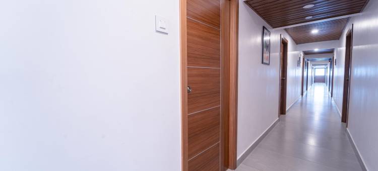 Treebo 西堡神圣(Treebo West Fort Divine)图片