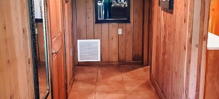 田纳西州山间粗犷质朴小屋，带阁楼(Rugged and Rustic Tennessee Mountain Cabin With Loft)图片