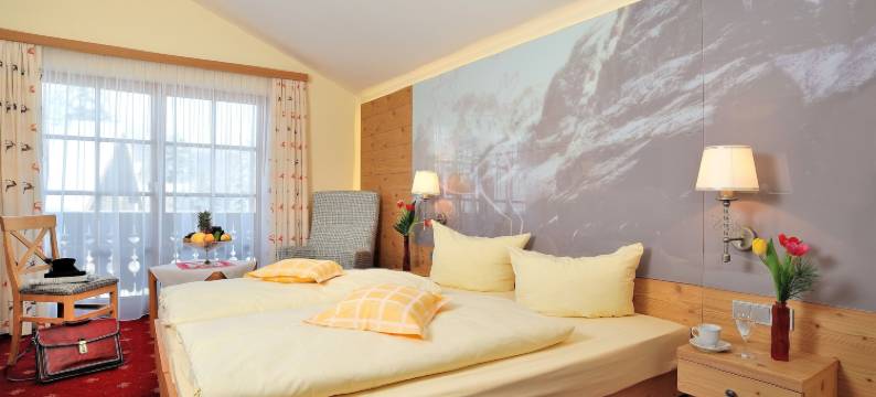 上阿玛高乌尔马赫餐厅及伯尔乡村酒店(Landhotel Böld Oberammergau)图片