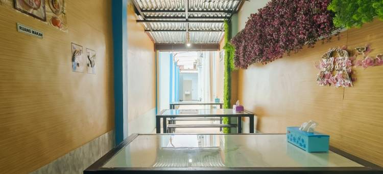 红多兹Plus酒店-近巨港埃肯购物中心2号(RedDoorz Plus Near Palembang Icon Mall 2)图片