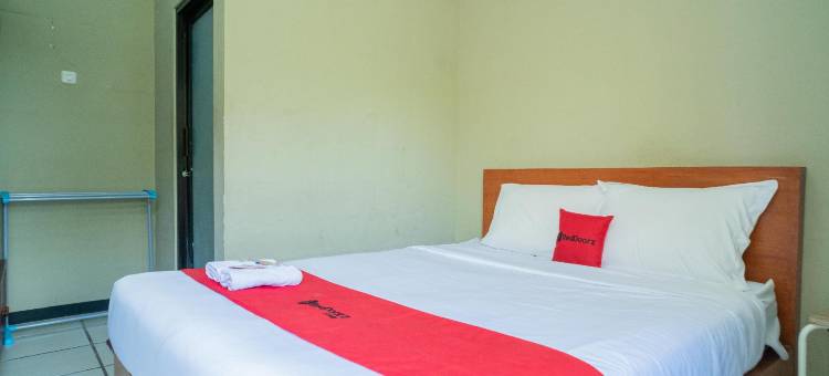 RedDoorz Plus Syariah at Lotus Hotel Bojonegoro图片