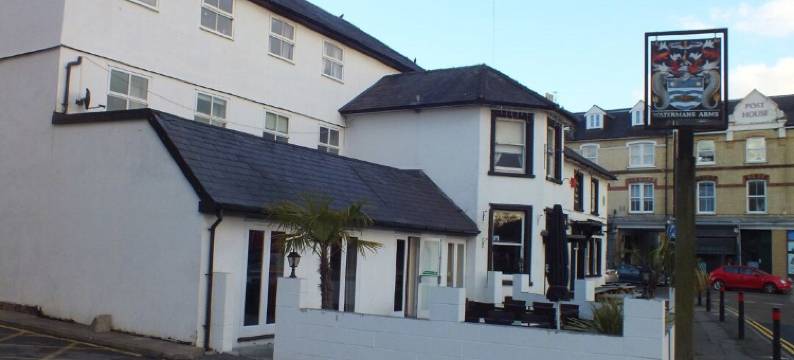 OYO 沃特曼斯阿姆斯赫舍姆酒店(OYO the Watermans Arms Hersham)图片