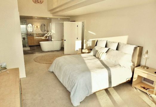 Beachfront Estate - LB Peninsula Hotel Overview