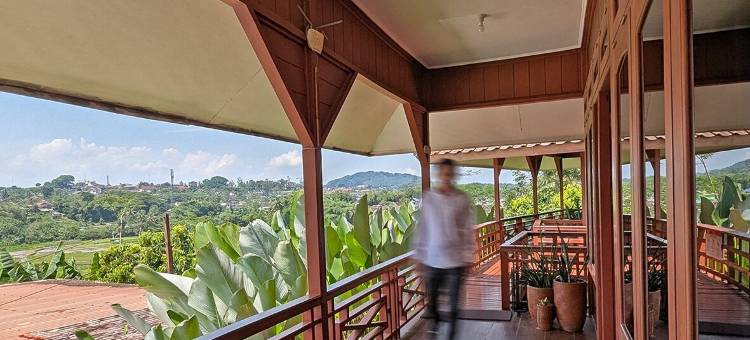 马格朗卡苏阿里异国度假村(Kasuari Exotic Resort Magelang)图片