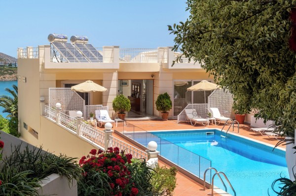 Bellevue Suites Hotel Overview