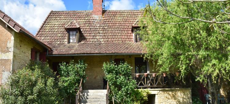 Comfortable holiday home with private pool图片