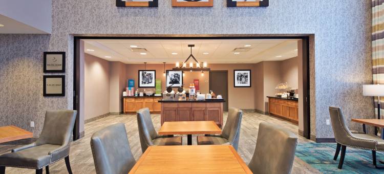 北亨丁顿-欧文希尔顿欢朋套房酒店(Hampton Inn & Suites North Huntingdon-Irwin)图片