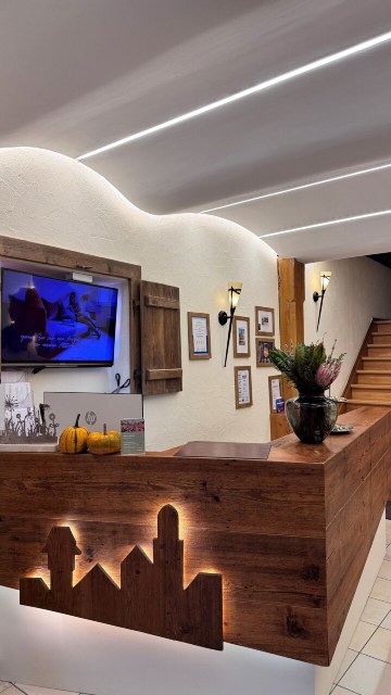 Altstadtmittehotel Sonne Hotel Overview