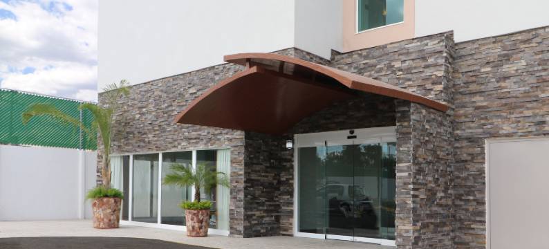 Candlewood Suites Celaya by IHG = 洲际酒店集团烛木套房塞拉亚(Candlewood Suites CELAYA by IHG)图片