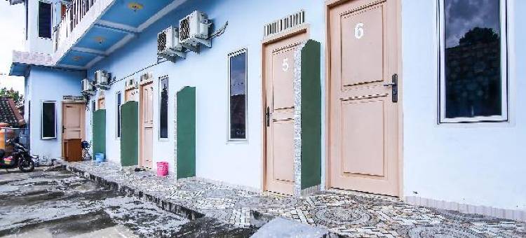 OYO Life 90433 塞拉西宿舍(OYO Life 90433 Serasi Kost)图片