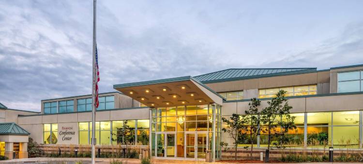 州立学院城华美达酒店及会议中心(Ramada by Wyndham State College Hotel & Conference Center)图片