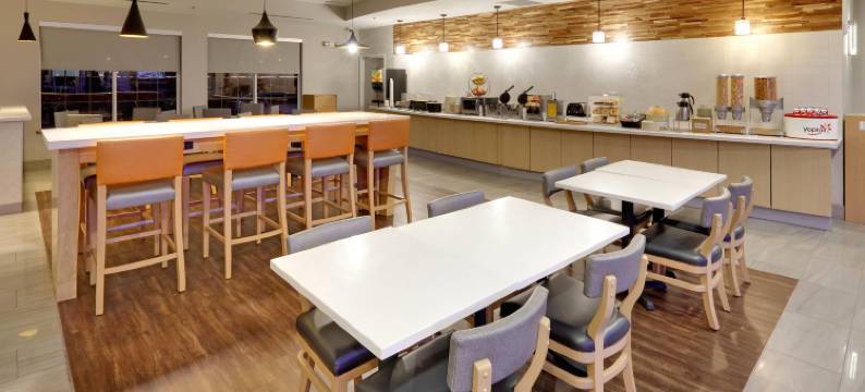 达拉斯乐福费尔德拉昆塔温德姆套房酒店(La Quinta Inn & Suites by Wyndham Dallas Love Field)图片