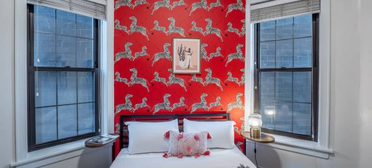 Charming Vintage Hideaway with Spacious Comfort - Inviting Sanctuary图片