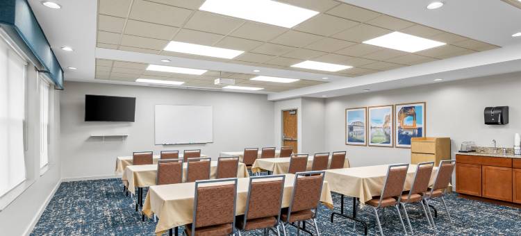德卢斯运河公园欢朋酒店(Hampton Inn by Hilton Duluth Canal Park)图片