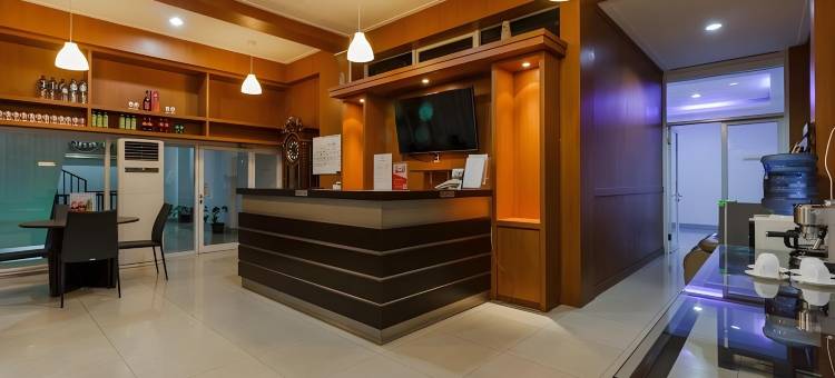 红多兹高级酒店@安佩拉拉雅2号(RedDoorz Premium @ Ampera Raya 2)图片