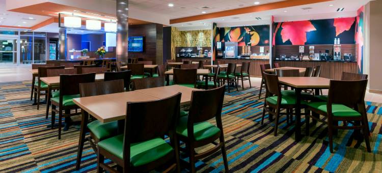 波士顿马尔伯勒万枫酒店及套房/Apex中心(Fairfield Inn & Suites Boston Marlborough/Apex Center)图片