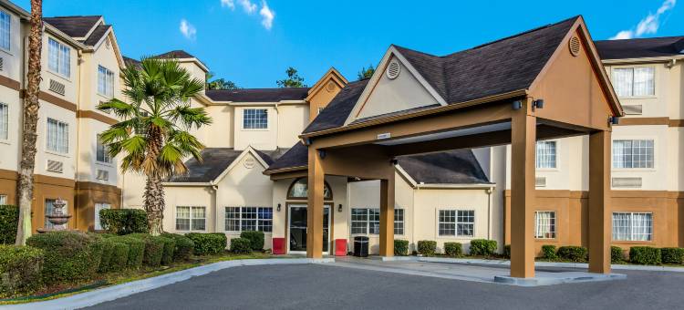 萨凡纳-I-95红顶PLUS+套房酒店(Red Roof PLUS+ & Suites Savannah - I-95)图片